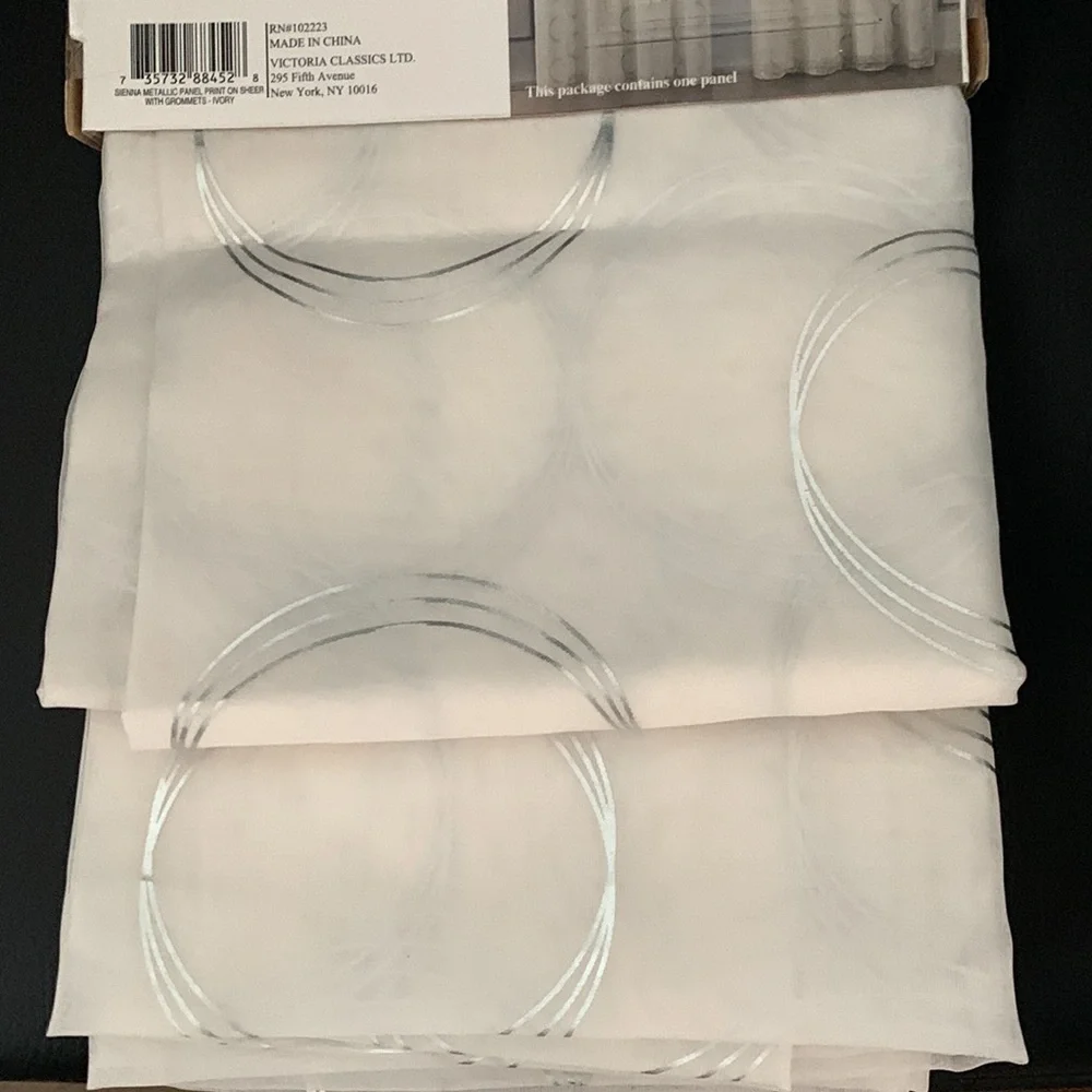 NWT Victoria Classics Sheer Grommet Panel